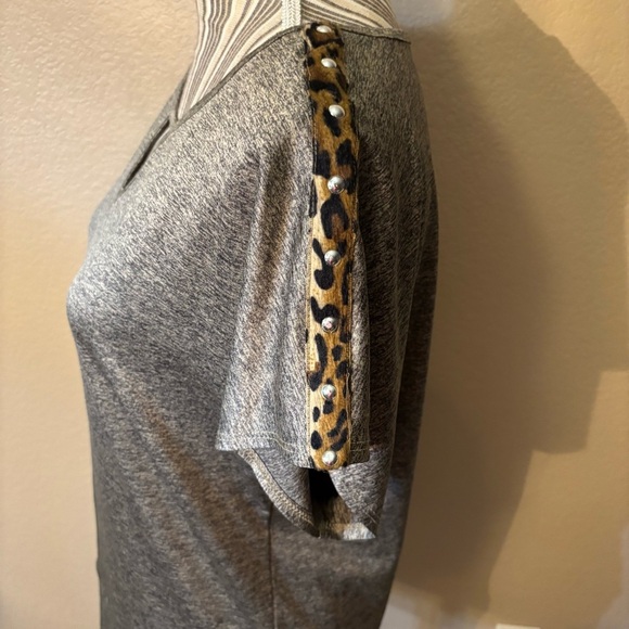 Apt. 9 Gray Brown Heathered Top with Leopard Shoulder Detail Medium Smooth - Picture 10 of 16
